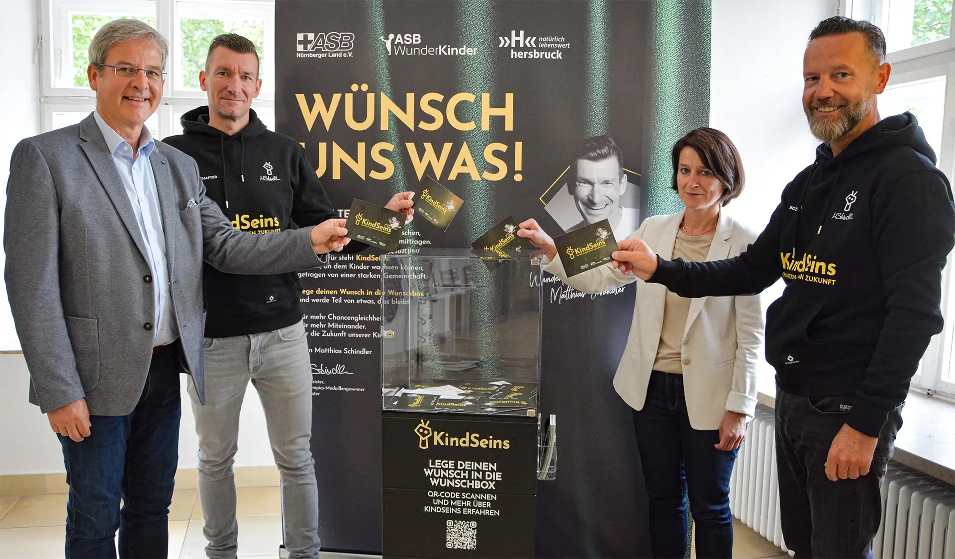 Wunschbox mit WunderKinder Botschafter Rathaus